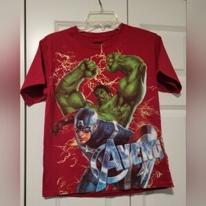 Avengers youths short sleeve tee size large 10/12